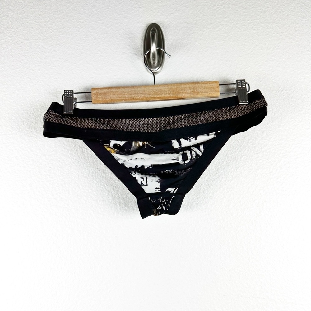 NWT Balmain x Victoria’s Secret Graffiti Punk Longline 34D‎ Bra and M Panty Set - Picture 8 of 13
